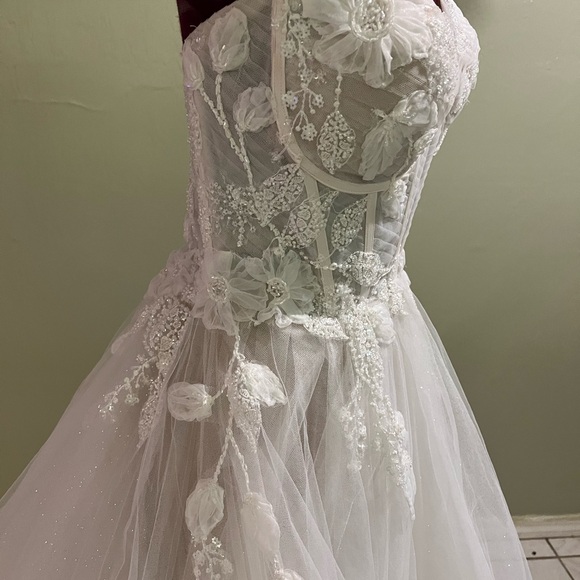 Tulle Wedding Dress Swallow - Picture 5 of 11